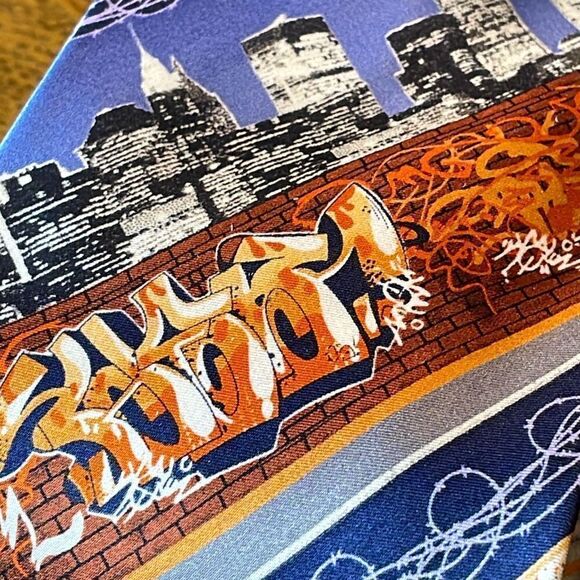 Graffitie silk Urban cityscape graffiti hip-hop tie shades of purple & orange 57 - Picture 2 of 9